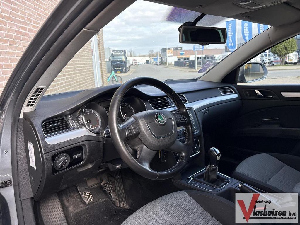 Skoda Superb Combi 1.8 TSI Ambition Business Line | Climate, Bedrijf, Grijs, Parkeersensor, 171 g/km