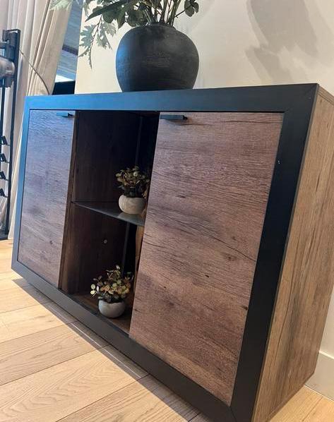 Beliani MARANA dressoir, Maison & Meubles, Armoires | Buffets, Comme neuf, Enlèvement