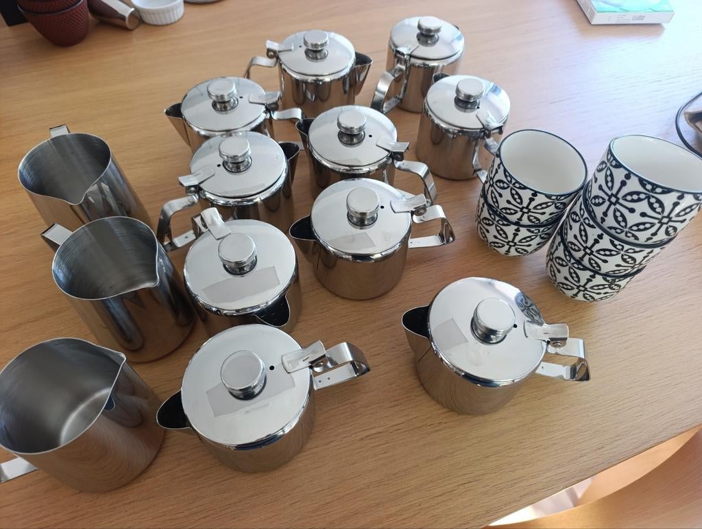 Roestvrijstalen koffie-/theeservieset + kopjes - pro/recepti