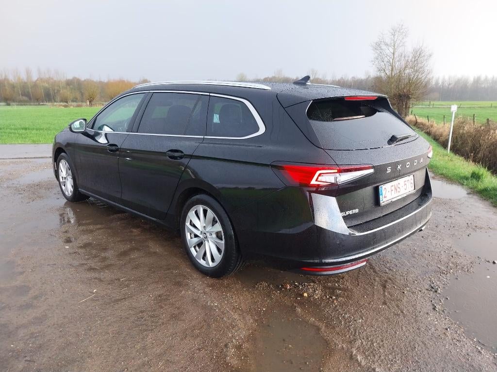 Wagen te koop - Skoda Superb Combi 1.5 TSI (NIEUW MODEL), Auto's, Automaat, 1498 cc, 4 cilinders, Zwart