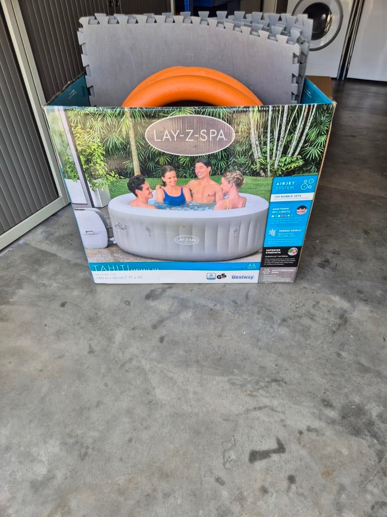 Jacuzzi 4 personne, Jardin & Terrasse, Enlèvement