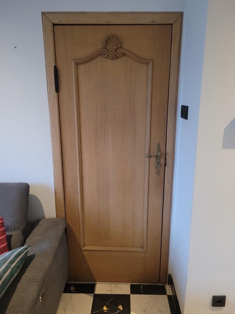 Gratis binnendeur Eik fineer met mouluren en handsnijwerk, Ophalen