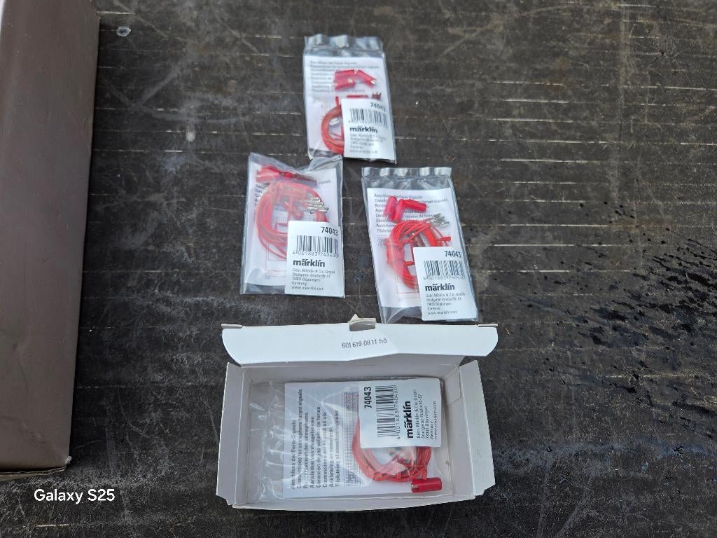 BOITE DE 4X 74043 KIT DE RACCORDEMENTS POUR SIGNAUX, Wisselstroom, Verzenden, Nieuw, Rails