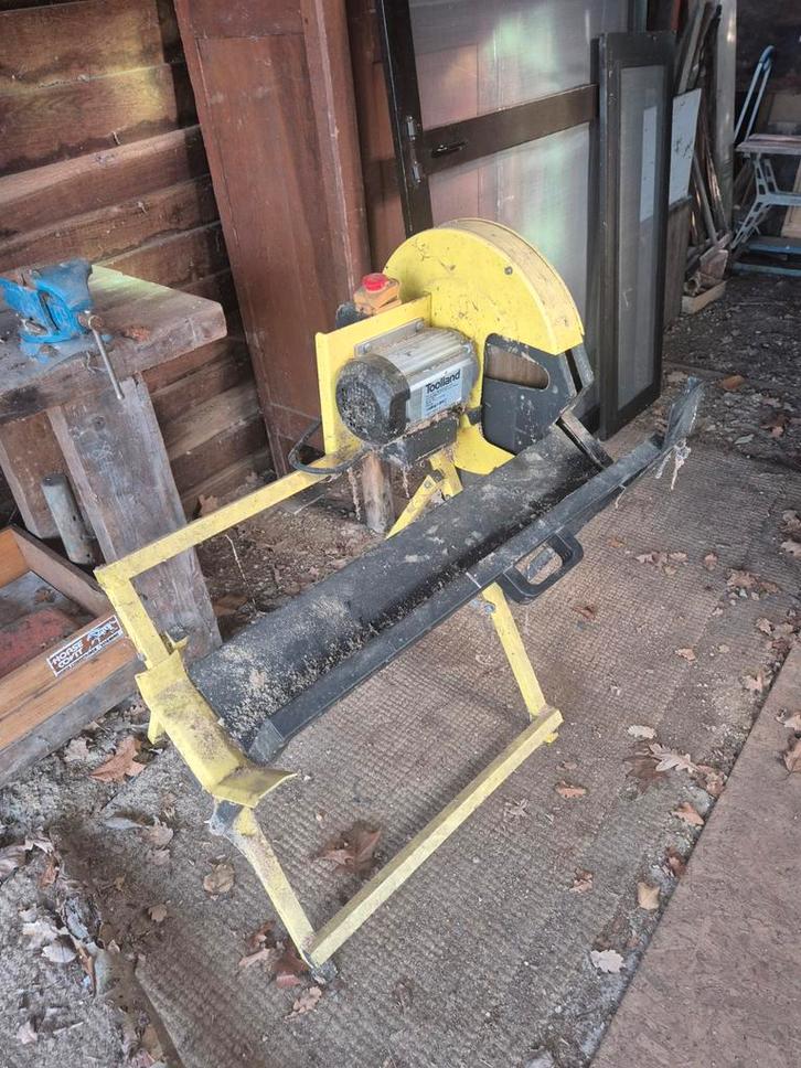 Toolland zaagtafel model VL 2,2kW motor, Doe-het-zelf en Bouw, Gereedschap | Zaagmachines, Gebruikt, Afkortzaag, 1200 watt of meer