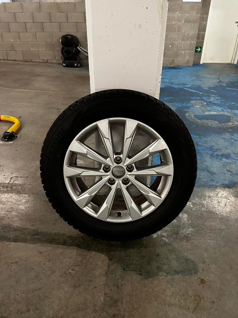 Jante 18 pouces + pneu., Autos : Pièces & Accessoires, Enlèvement, 18 pouces, Jante(s)