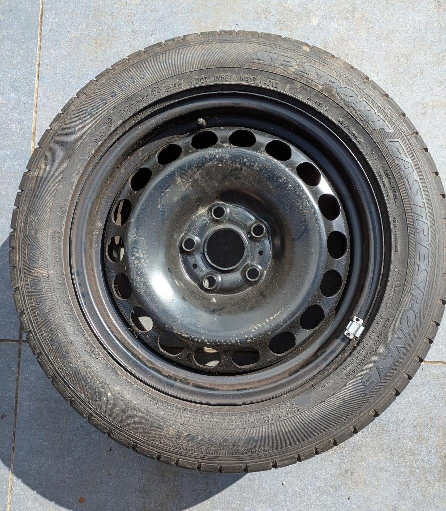 Stalen velg met band Dunlop 215/55 R16 (reservewiel), Pneus et Jantes, 215 mm, 16 pouces, Véhicule de tourisme