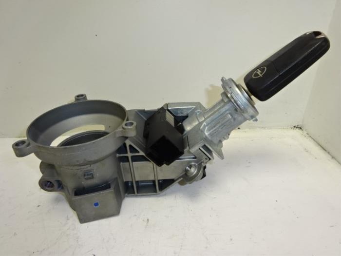 Serrure de contact + clé d'un Opel Corsa, Autos : Pièces & Accessoires, -, Opel, 3 mois de garantie, Utilisé
