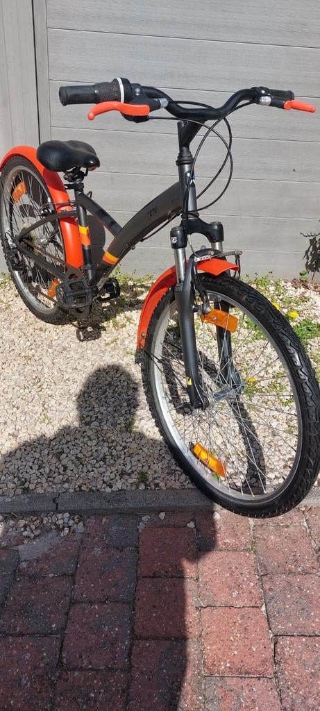 Vélo 24pouces fille 9ans à 12ans et environs 1m25 à 1m50, Vélos & Vélomoteurs, Enlèvement, Vitesses