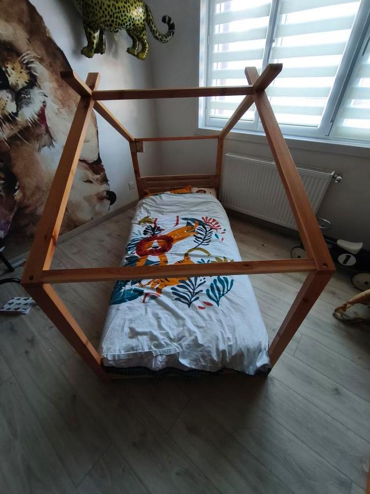 Lit cabane et matelas tediber, Enfants & Bébés, Chambre d'enfant | Lits, Matelas, Enlèvement