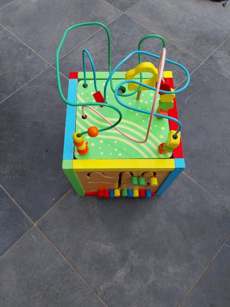Houten activiteitenkubus, Ophalen, Gebruikt