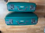 Lot de 2 valises rigides Elanza solide bon état (griffes), Bijoux, Sacs & Beauté, Valises, 55 cm ou plus, Utilisé, Plastique dur