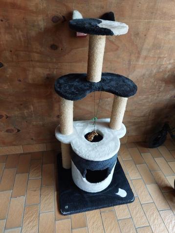 Degelijke krabpaal  kat 115 x55 x55cm. beschikbaar voor biedingen