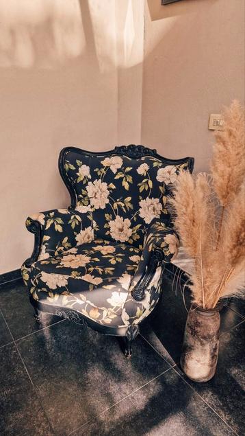 Unieke vintage fauteuil – professioneel herstoffeerd
 beschikbaar voor biedingen