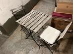 Tuintafel en 2 stoelen met kussens, Tuin en Terras, Ophalen, Zo goed als nieuw, Hout