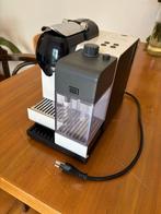 Machine Nespresso Delonghi avec mousseur à lait, Electroménager, Cafetières, Machine à espresso, Tuyau à Vapeur, Comme neuf, Enlèvement