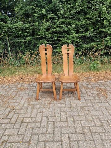 Brutalist stoelen van de Pyudt  beschikbaar voor biedingen