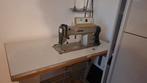 Juki industriële naaimachine met tafel en
motor, Hobby en Vrije tijd, Naaimachines en Toebehoren, Gebruikt, Naaimachine, Industrieel