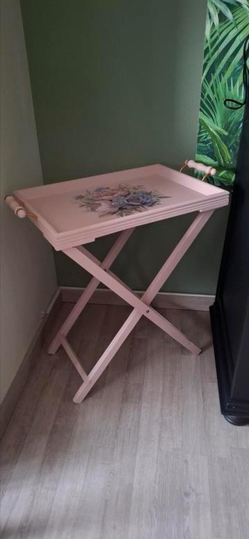 Dienbladtafeltje beschikbaar voor biedingen