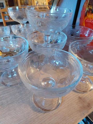 6 coupes - coupes glacées - verre sur pied