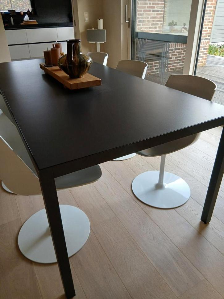 Prachtige keramiek antraciet grijs tafel van MDF ITALIA, Huis en Inrichting, Tafels | Eettafels, Ophalen