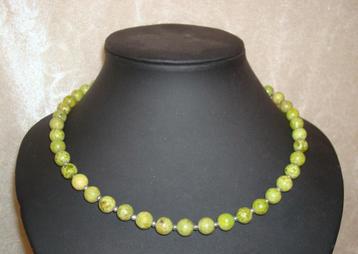 SALE: ketting van groen Crazy agaat beschikbaar voor biedingen