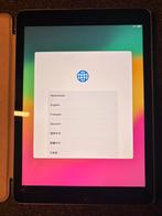 iPad 128GB avec étui, Gris, Apple iPad, 10 pouces, Comme neuf