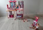 Barbie huis met extra poppen., Kinderen en Baby's, Speelgoed | Poppenhuizen, Ophalen, Gebruikt