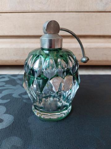 Val Saint Lambert Vaporisateur parfum dispenser vert doublé beschikbaar voor biedingen