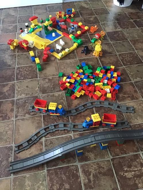 Lego Duplo ,,2 treinen , dieren ,figuren,blokken bouwplaat, Kinderen en Baby's, Speelgoed | Educatief en Creatief, Ophalen of Verzenden