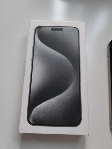 Apple iPhone 15 pro max in perfecte staat met factuur  beschikbaar voor biedingen