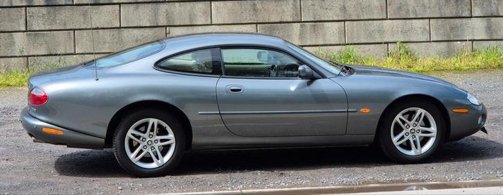 Jaguar XK8 4.2benz boite auto V8 full options 240mkm 7900€, Auto's, Jaguar, Particulier, XK, Benzine, Euro 4, Coupé, 3 deurs, Automaat