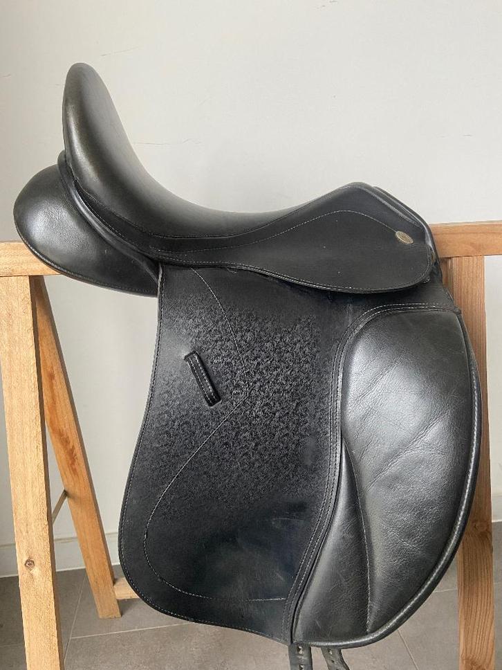 Ruim aanbod 2de hands zadels, Dieren en Toebehoren, Paarden en Pony's | Zadels, Zo goed als nieuw, Ophalen of Verzenden