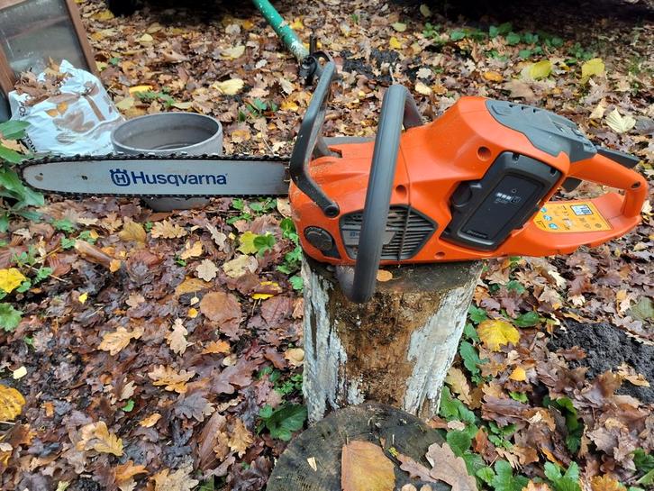 Husqvarna kettingzaag 340i, Tuin en Terras, Hand-tuingereedschap, Gebruikt, Ophalen