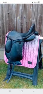 Dressuurzadel custom wolfgang omni 17.5 inch, Dieren en Toebehoren, Ophalen, Zo goed als nieuw