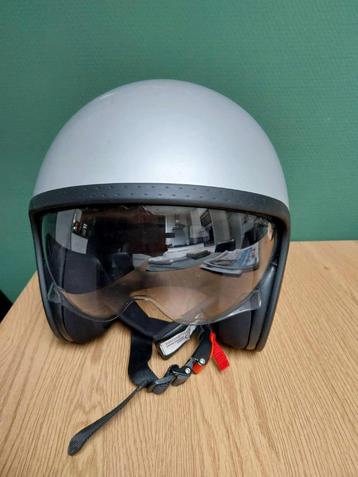 scooterhelm maat medium met vizier beschikbaar voor biedingen