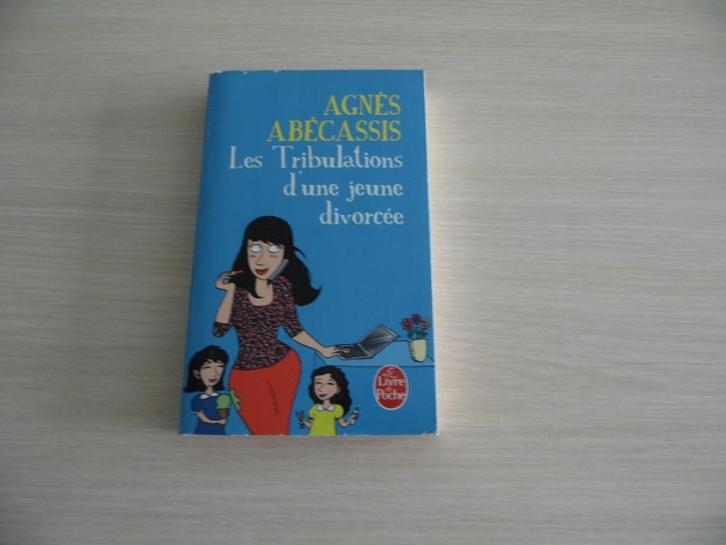 LES TRIBULATIONS D'UNE JEUNE DIVORCÉE     AGNÈS ABÉCASSIS, Boeken, Romans, Zo goed als nieuw, Europa overig, Ophalen of Verzenden