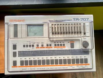 ROLAND TR707 beschikbaar voor biedingen