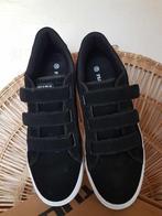 Baskets noires chaussures à 3 velcros pointure 39, Comme neuf, Sneakers et Baskets, Noir, Enlèvement ou Envoi