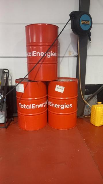 Total energie lege olievaten gratis beschikbaar voor biedingen