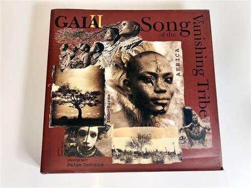 A2355. GAIA II; Song Of The Vanishing Tribe, Prachtig fotobo, Boeken, Kunst en Cultuur | Fotografie en Design, Gelezen, Ophalen of Verzenden