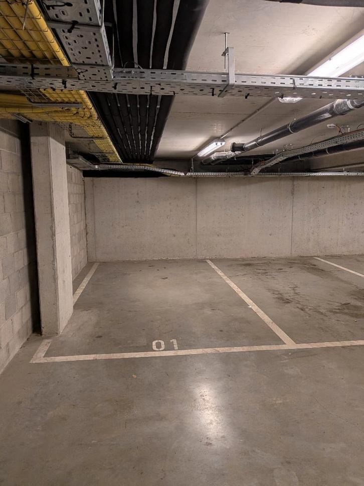 Autostaanplaats te huur, Borgerhout intra muros, Immo, Garages & Places de parking, Anvers (ville)