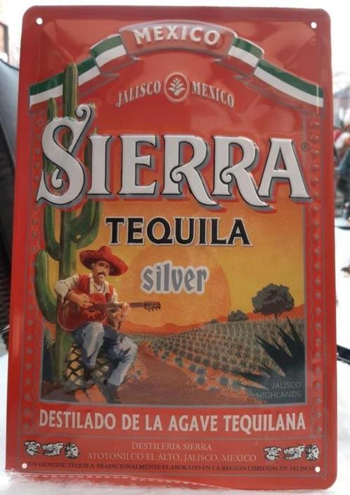 Metalen Reclamebord van Sierra Tequila in reliëf-20x30cm, Collections, Marques & Objets publicitaires, Neuf, Panneau publicitaire