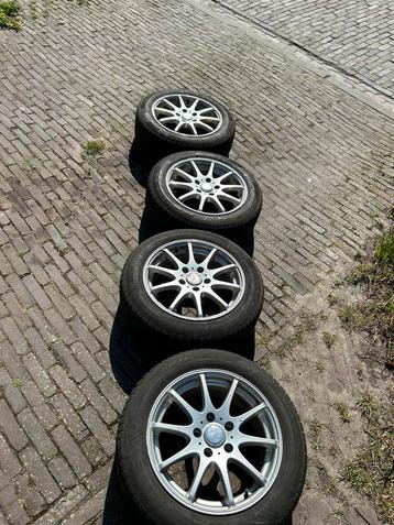 16 inch velgen met goede winterbanden  beschikbaar voor biedingen