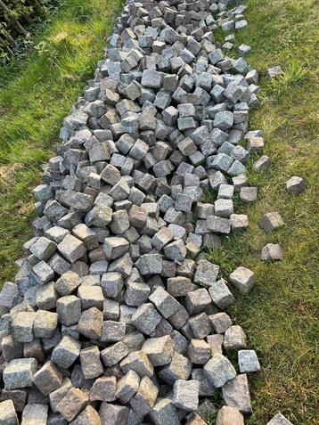 250 m² Portugese graniet stenen beschikbaar voor biedingen