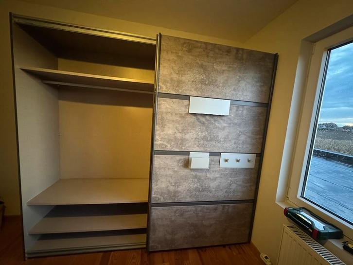 Zweefdeurkast/schuifdeurkast, Huis en Inrichting, Kasten | Kleerkasten, Zo goed als nieuw, 200 cm of meer, 200 cm of meer, 50 tot 75 cm