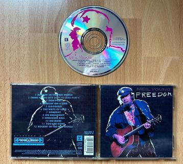 CD NEIL YOUNG - FREEDOM - POP ROCK met POSTER beschikbaar voor biedingen