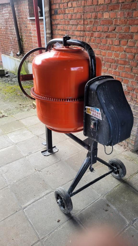 Betonmolen 160L te huur, Doe-het-zelf en Bouw, Betonmolens, Zo goed als nieuw, Ophalen