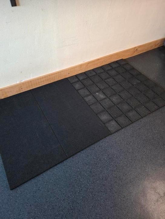 Rubberen tegels 100x100x2,5 cm., Doe-het-zelf en Bouw, Tegels, Zo goed als nieuw, Ophalen