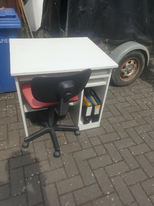 Bureau blanc avec chaise à vendre !, Maison & Meubles, Bureaux, Comme neuf, Enlèvement