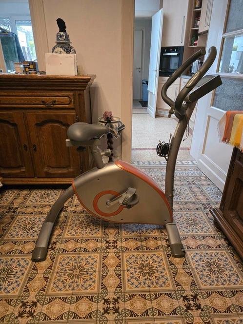 Vélo d'appartement Domyos, Sport en Fitness, Fitnessapparatuur, Zo goed als nieuw, Hometrainer, Benen, Ophalen